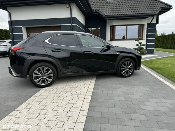 Lexus UX - 11