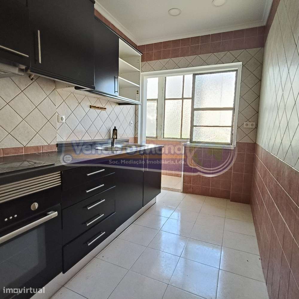 Apartamento T2 em Vila Franca de Xira (VFX123)-1
