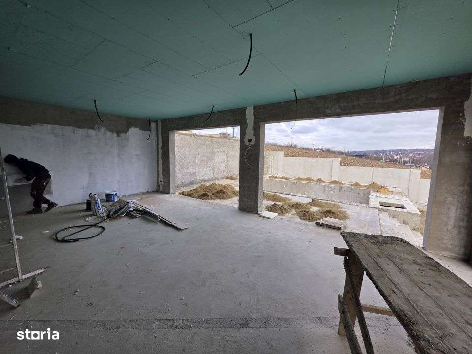 Vila exclusivista cu piscina langa lac. Acasa ca in vacanta!-5