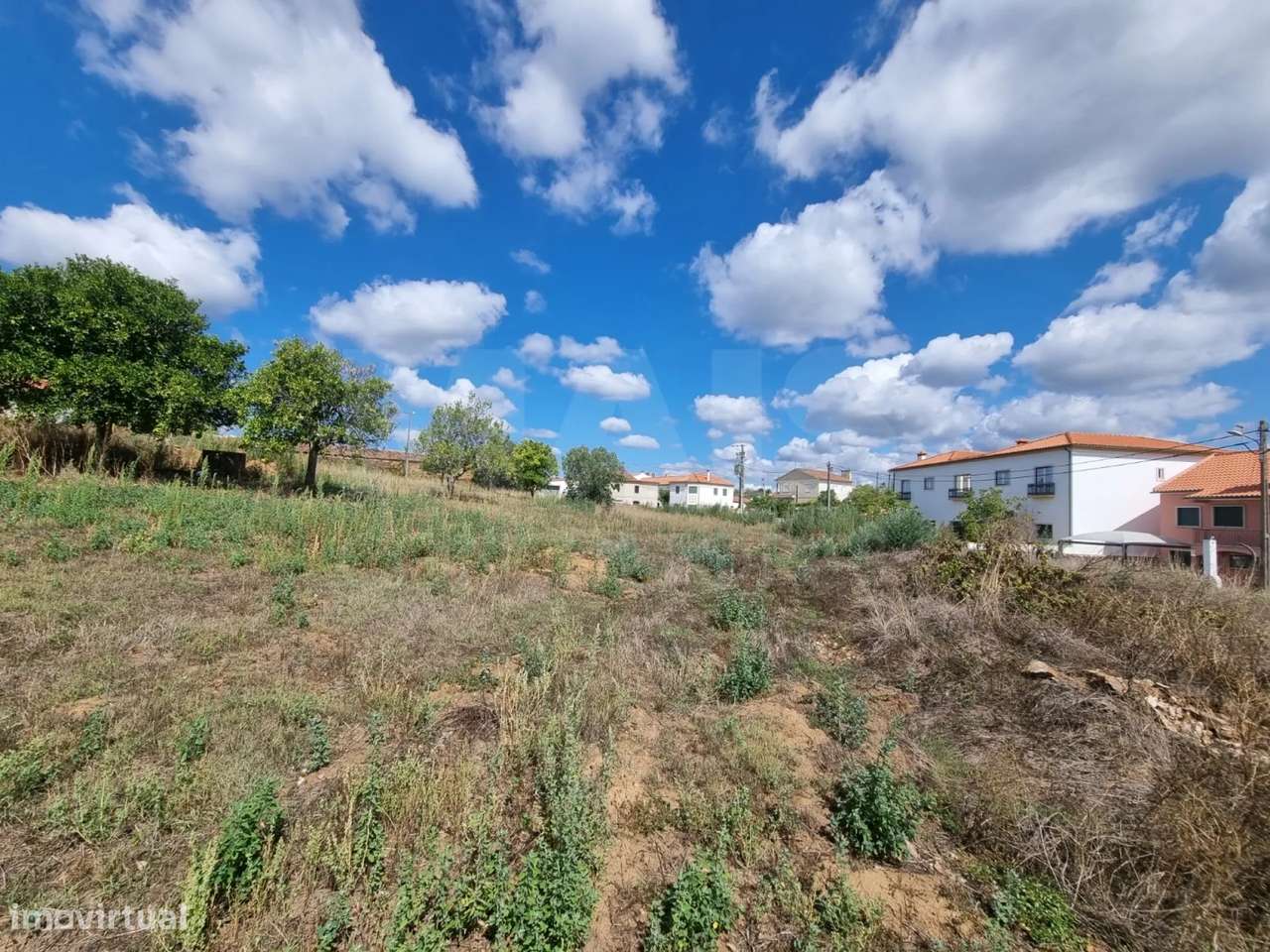 Predios em Ruina +Terreno Rustico - Grande imagem: 2/18