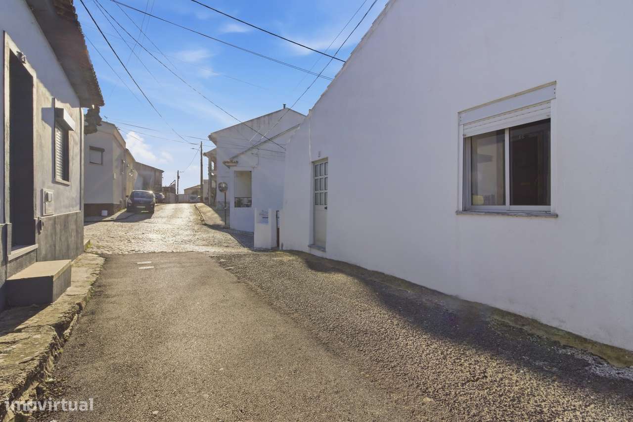 MORADIA T2 C/ LOGRADOURO EM VILA NOVA DA RAINHA-13