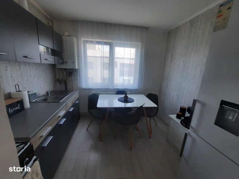 Vand apartament micro 16