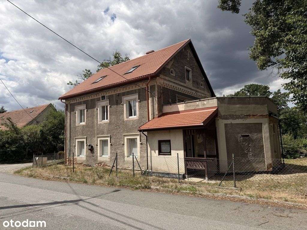 Dom zarządcy 1868 nad stawem wsród starodrzewia-3