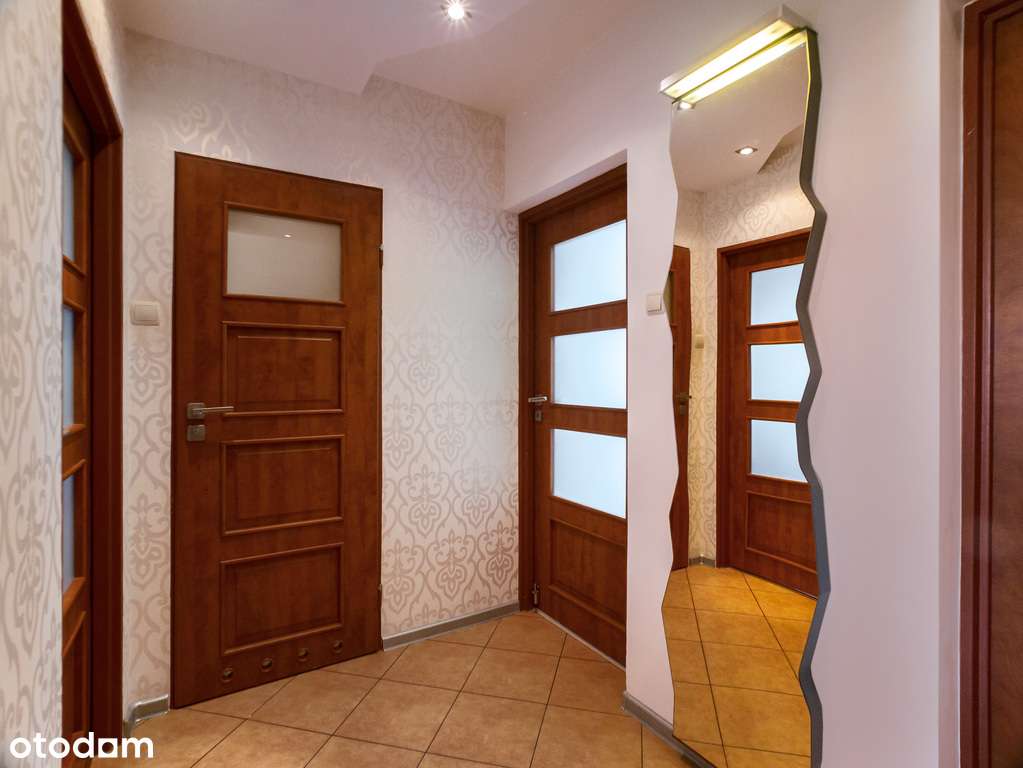 3pokojowe mieszkanie z balkonem w świetnej okolicy-10