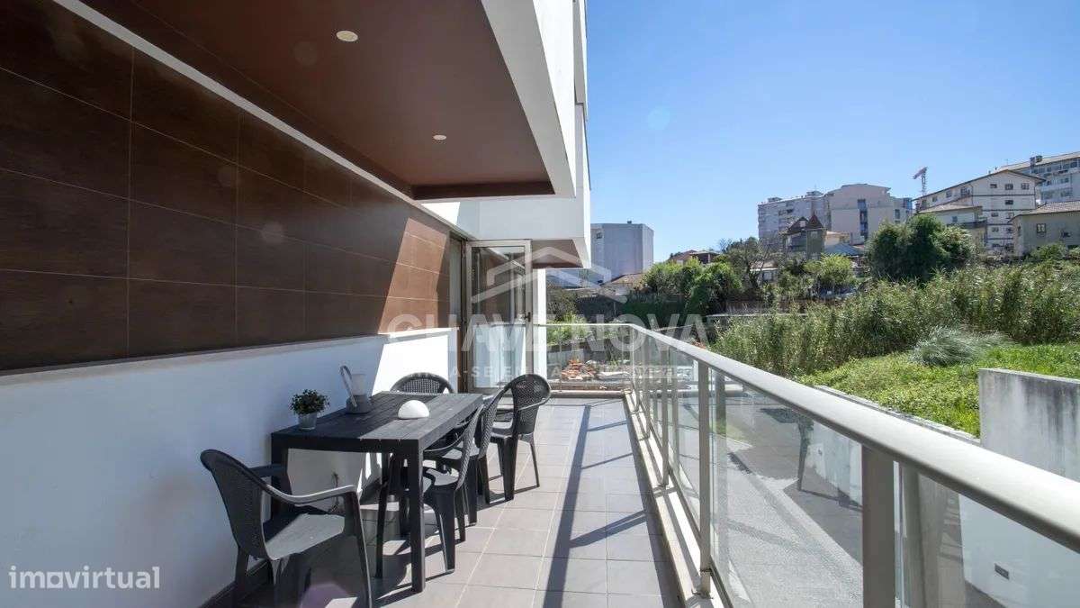 Excelente Apartamento T3 com Terraço em Oliveira do Douro,-24