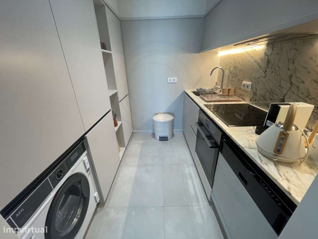 Fantastico T1 com Varanda, proximo da Maternidade Julio Dinis, Porto-3