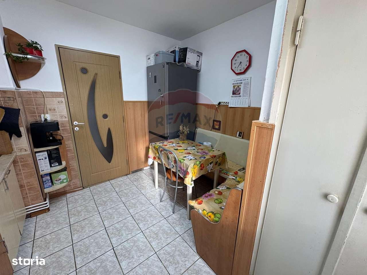 Apartament spațios cu 4 camere, vedere spectaculoasă, intrare Racadau-12