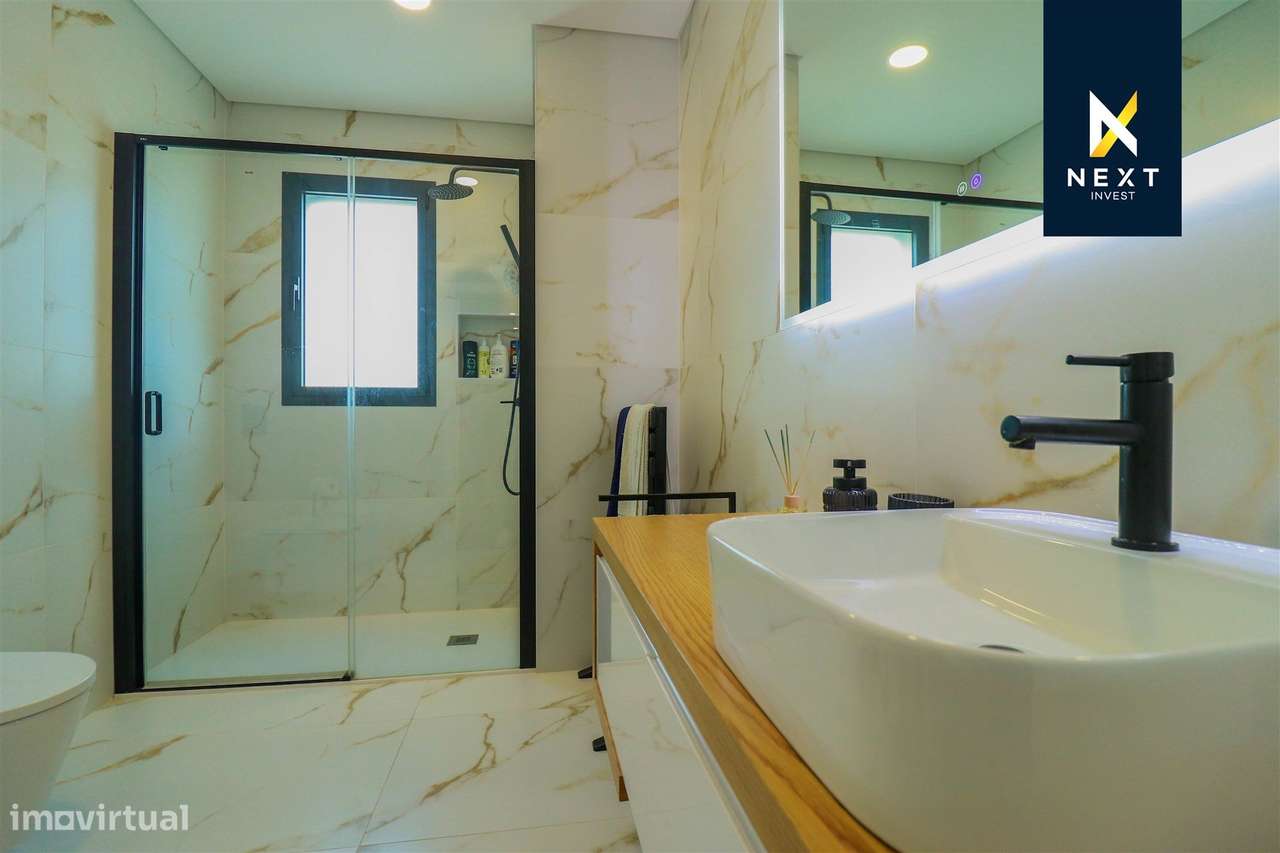 Moradia Geminada T4 com Piscina – Viseu-46