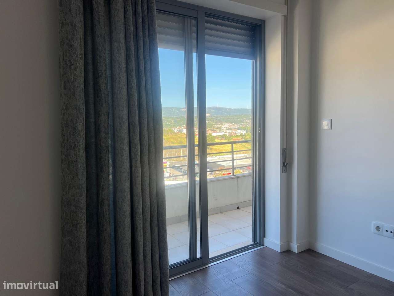 Duplex com Terraço, Garagem e Vistas Desafogadas | Alcobaça-12