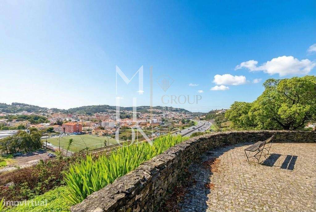 Moradia T2+2 Triplex – Caneças - Grande imagem: 1/18