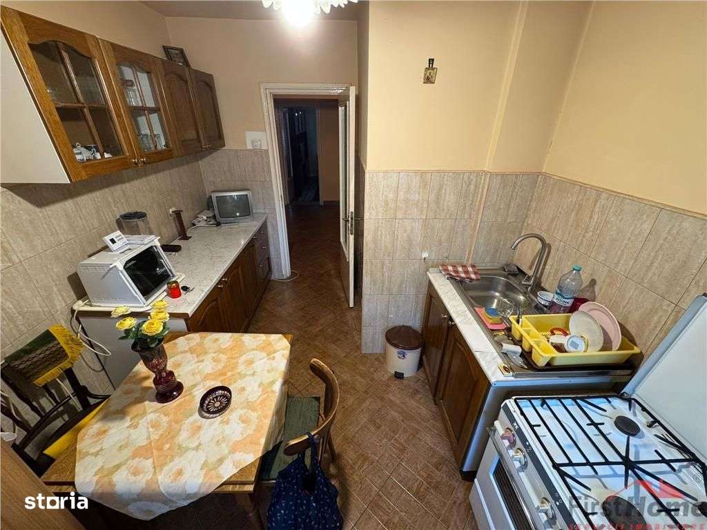 Apartament 3 camere, etaj 1, zona Garii , decomandat, parcare - Imagine principală: 3/17