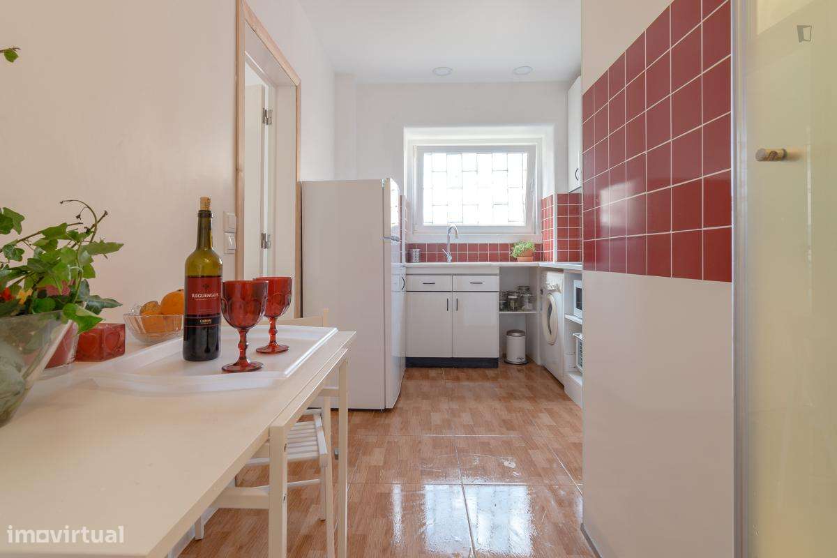 Apartamento com 1 quartos - localizado em Alvalade Lisbon - Grande imagem: 2/6