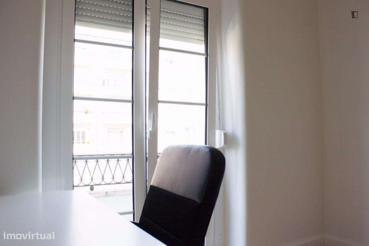 Quarto - localizado em Roma-Areeiro Lisbon - Grande imagem: 4/10