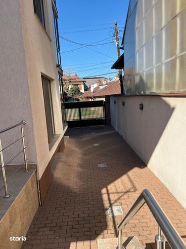Casa spatioasa – ideala pentru familie, zona Centrala-16