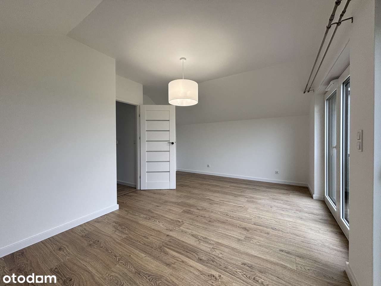 Apartament DWUPOZIOMOWY w szeregowcu z dużym TARASEM-10