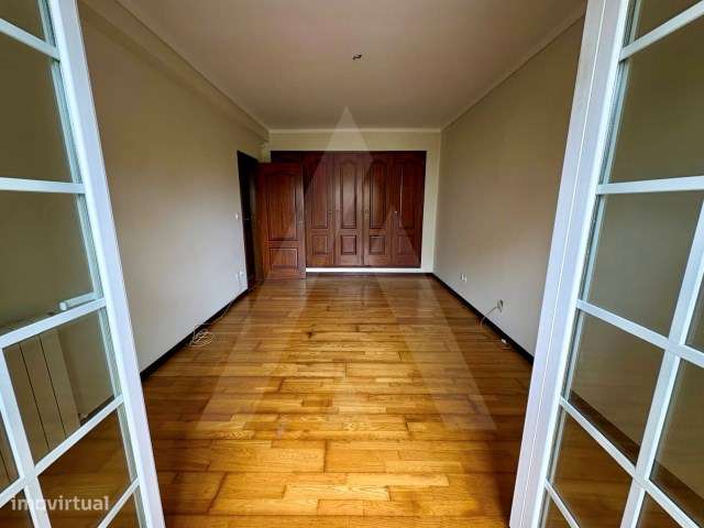 Apartamento T3 implex com garagem fechada em São Bernardo-11