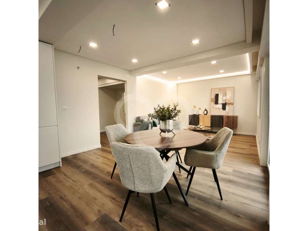 Apartamento T3 com muita luz em Bairro familiar em Benfica Lisboa-10