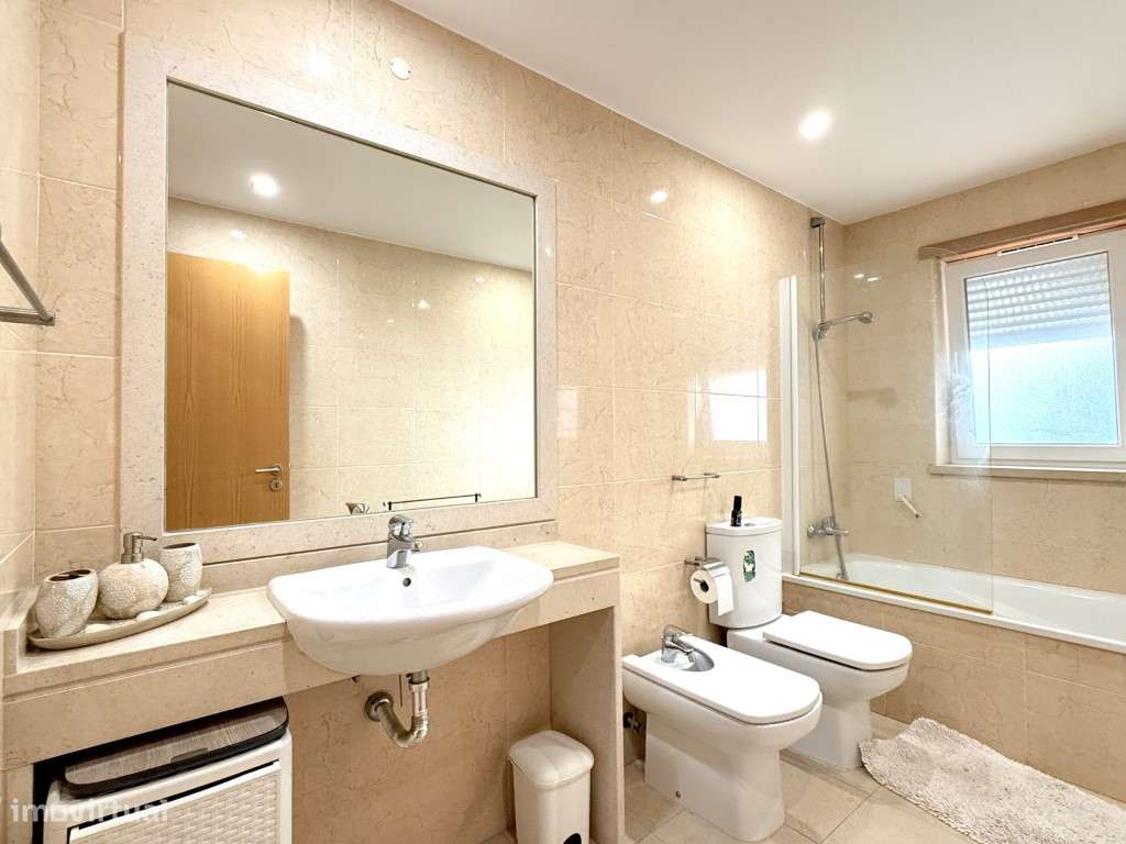 T3 com Terraço de 32 m², Garagem Dupla e Piscina a 300 m da Praia -...-18