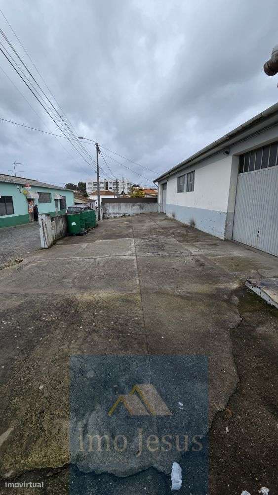 Armazem em Arcozelo - Grande imagem: 2/12