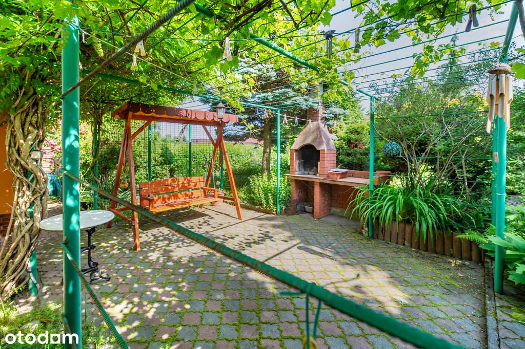 Dom z pięknym ogrodem w ścisłym centrum Brzozowa-8