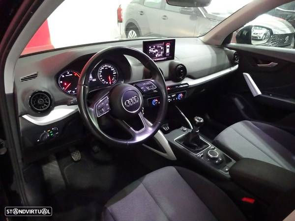 Audi Q2 1.6 TDI Design - 6