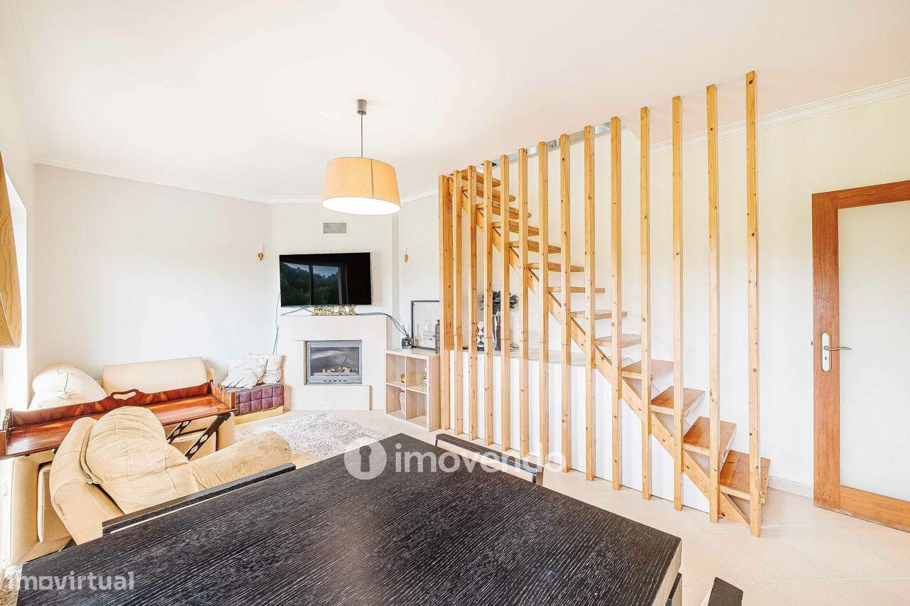 Andar de Moradia T2 Duplex, com garagem e logradouro, no Seixal - Grande imagem: 4/59