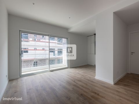 Apartamento T1 Novo com Varanda e Lugar de garagem - Ramalde