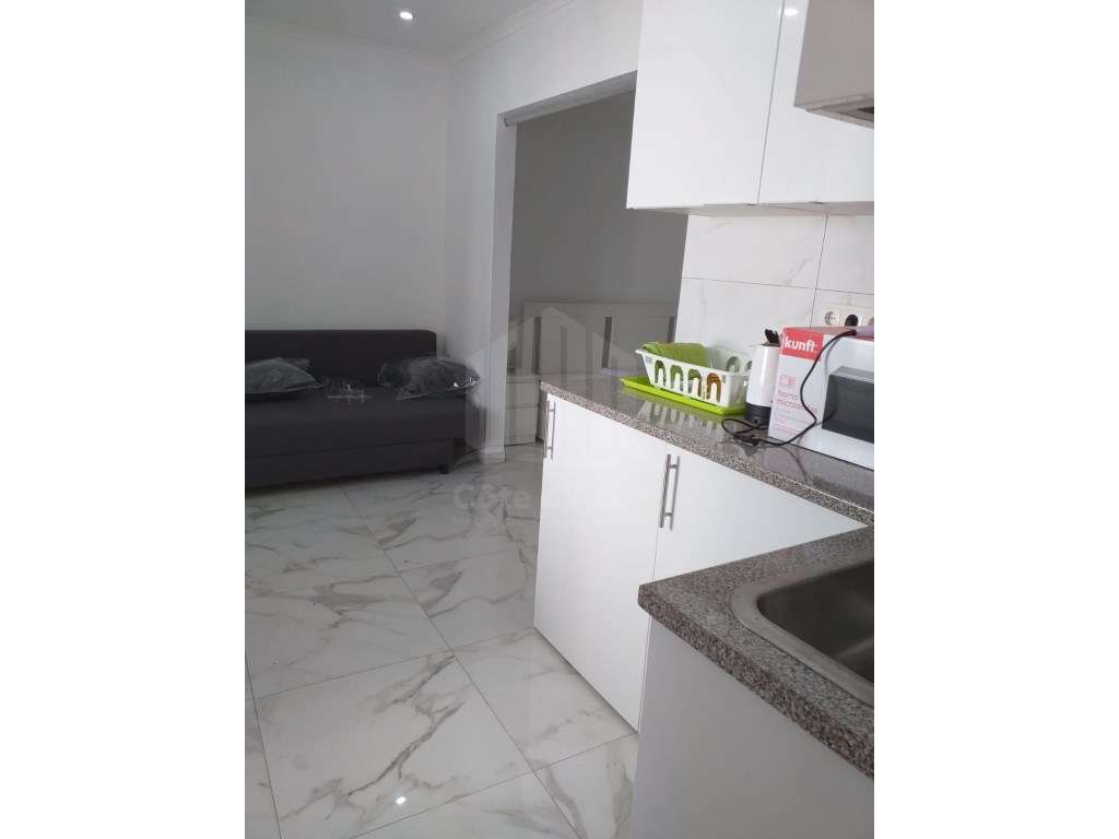 Prédio em Sesimbra junto á praia - Grande imagem: 4/15