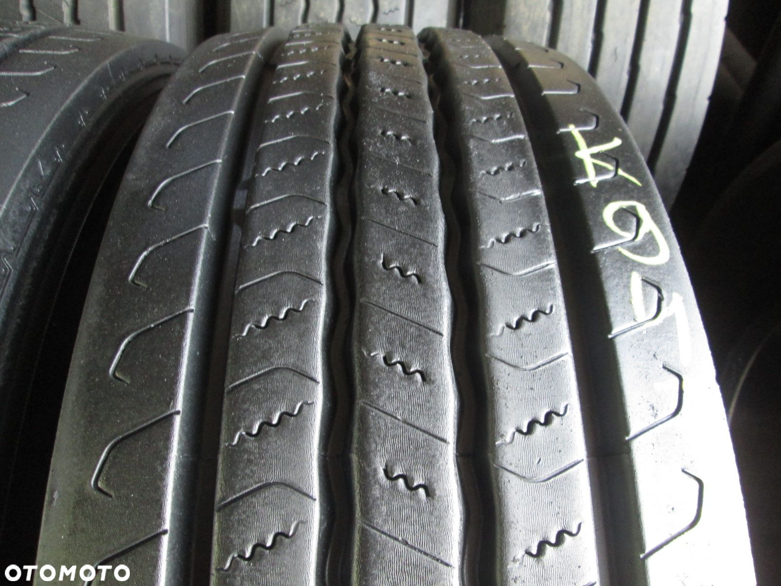 Opony ciężarowe 315/70R22.5 Uniroyal FH40 - 8