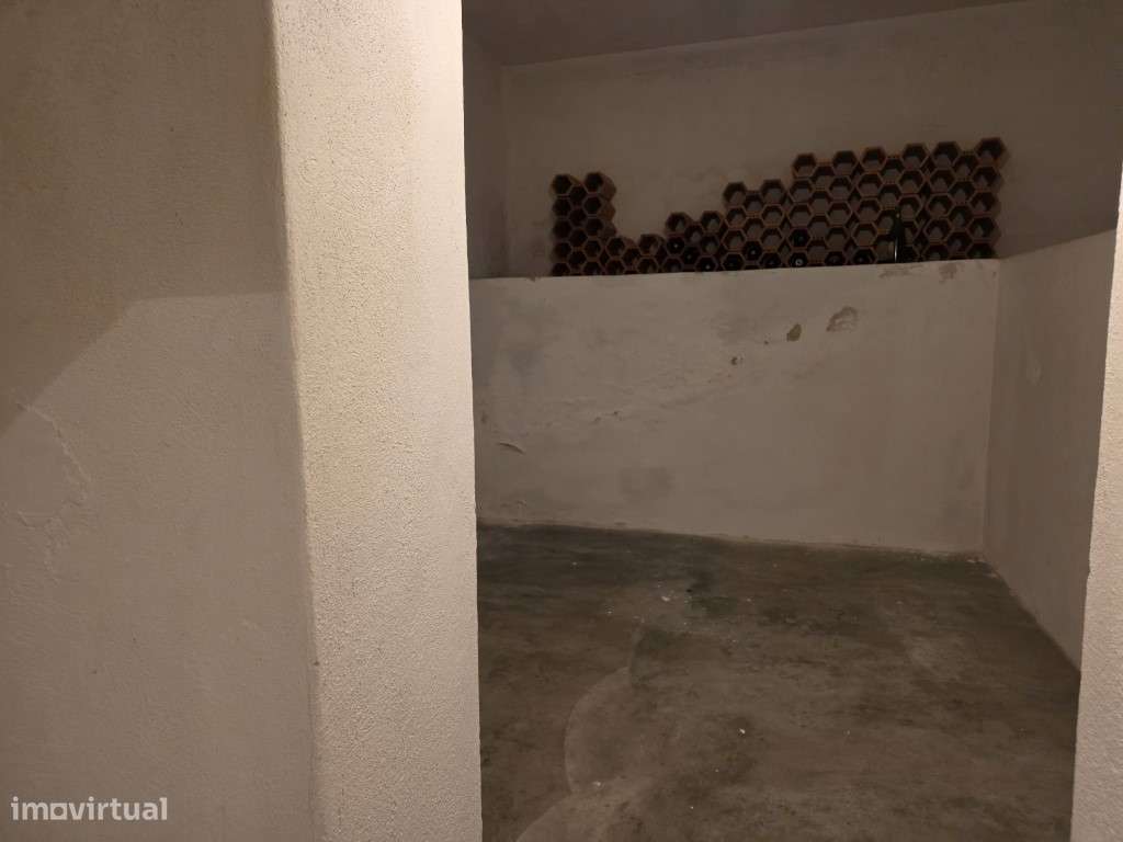 Moradia T5 com Garagem e Jardim | Centro de Elvas-37