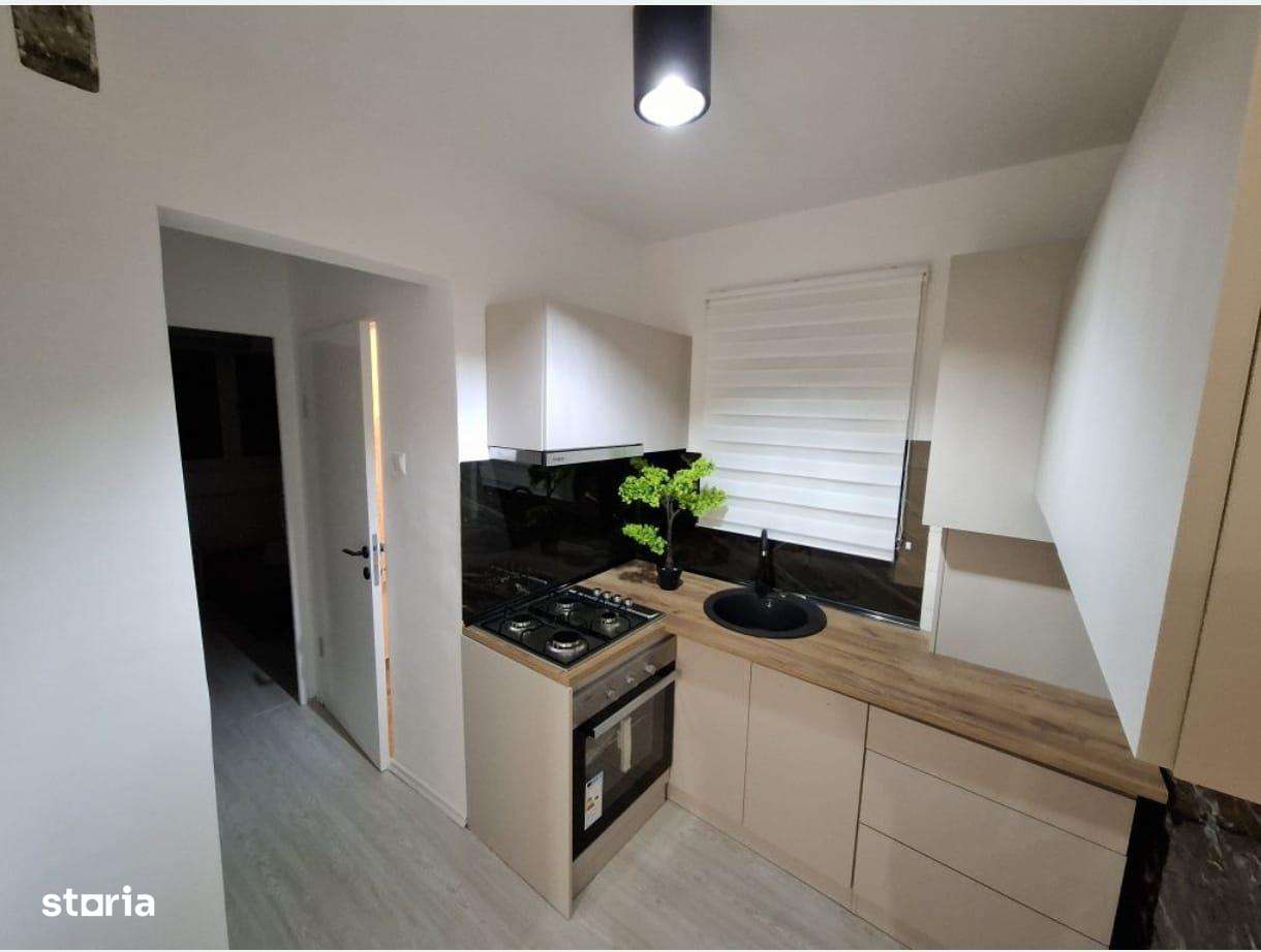 Apartament 3 Camere Complet Renovat Dambu 57 mp Zona Linistita-5