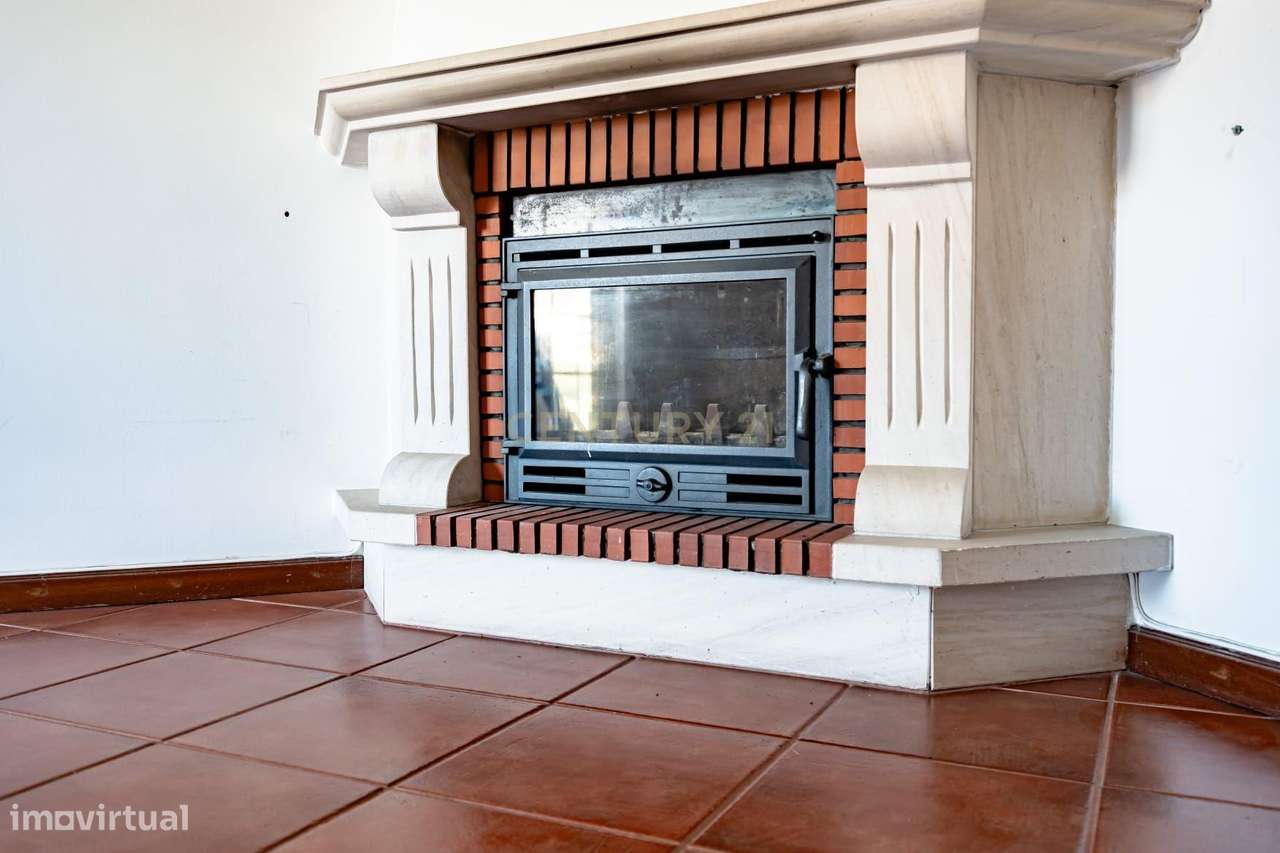 Apartamento T3 com elevador e garagem no centro da Lousã-12