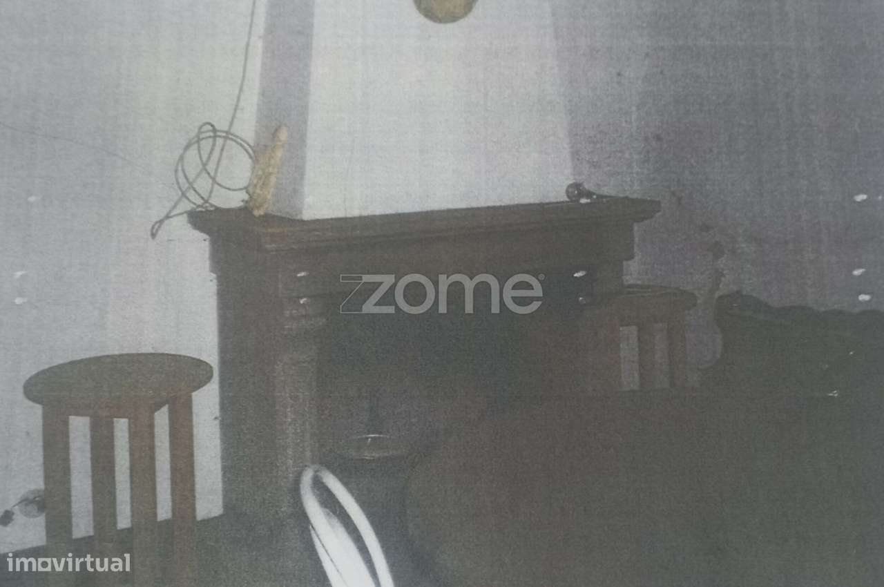 Moradia antiga para restauro em Ribeira de Pena - Grande imagem: 2/4