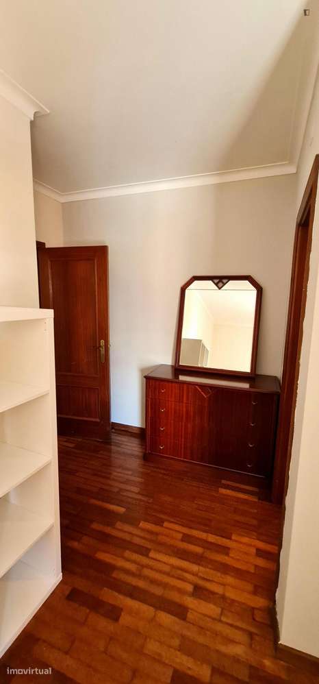 Quarto - localizado em São Martinho de Bispo Coimbra - Grande imagem: 4/8