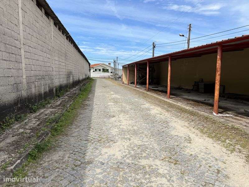 Arrendam-se Armazéns de 250m2,450m2,900m2,1500m2 em parque industrial - Grande imagem: 4/4