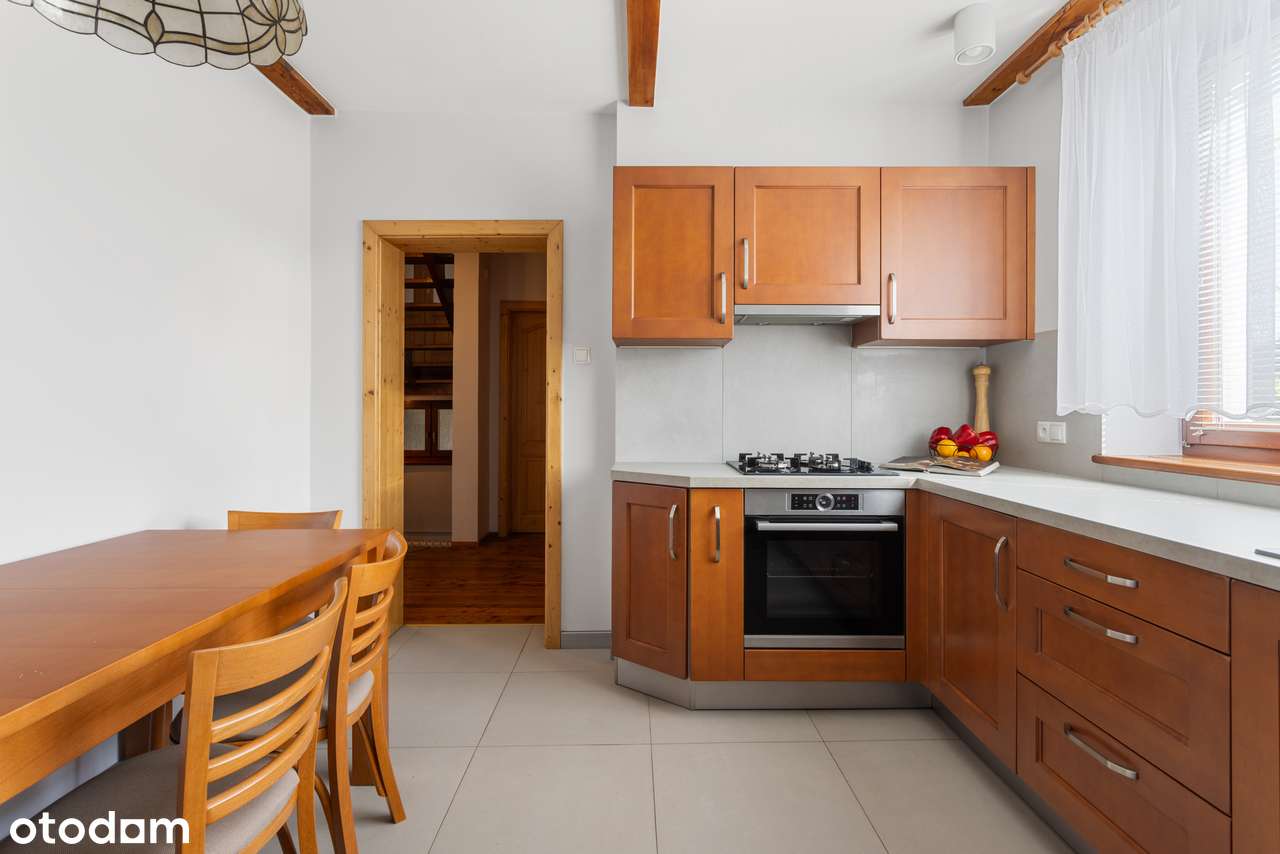 Dom z pięknym ogrodem i dwoma garażami w Borówcu - Pełny obrazek: 4/20