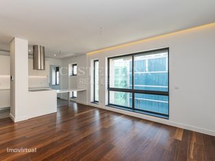 Apartamento T4 localizado junto à Rotunda da Boavista - Grande imagem: 2/34