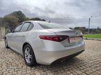 Alfa Romeo Giulia 2.2 Diesel AT8 Executive - 3