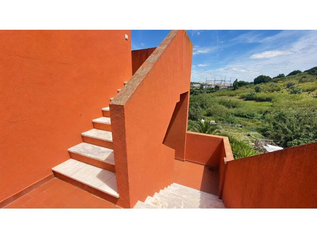 Apartamento Duplex T3 com Varanda | Pontinha-18