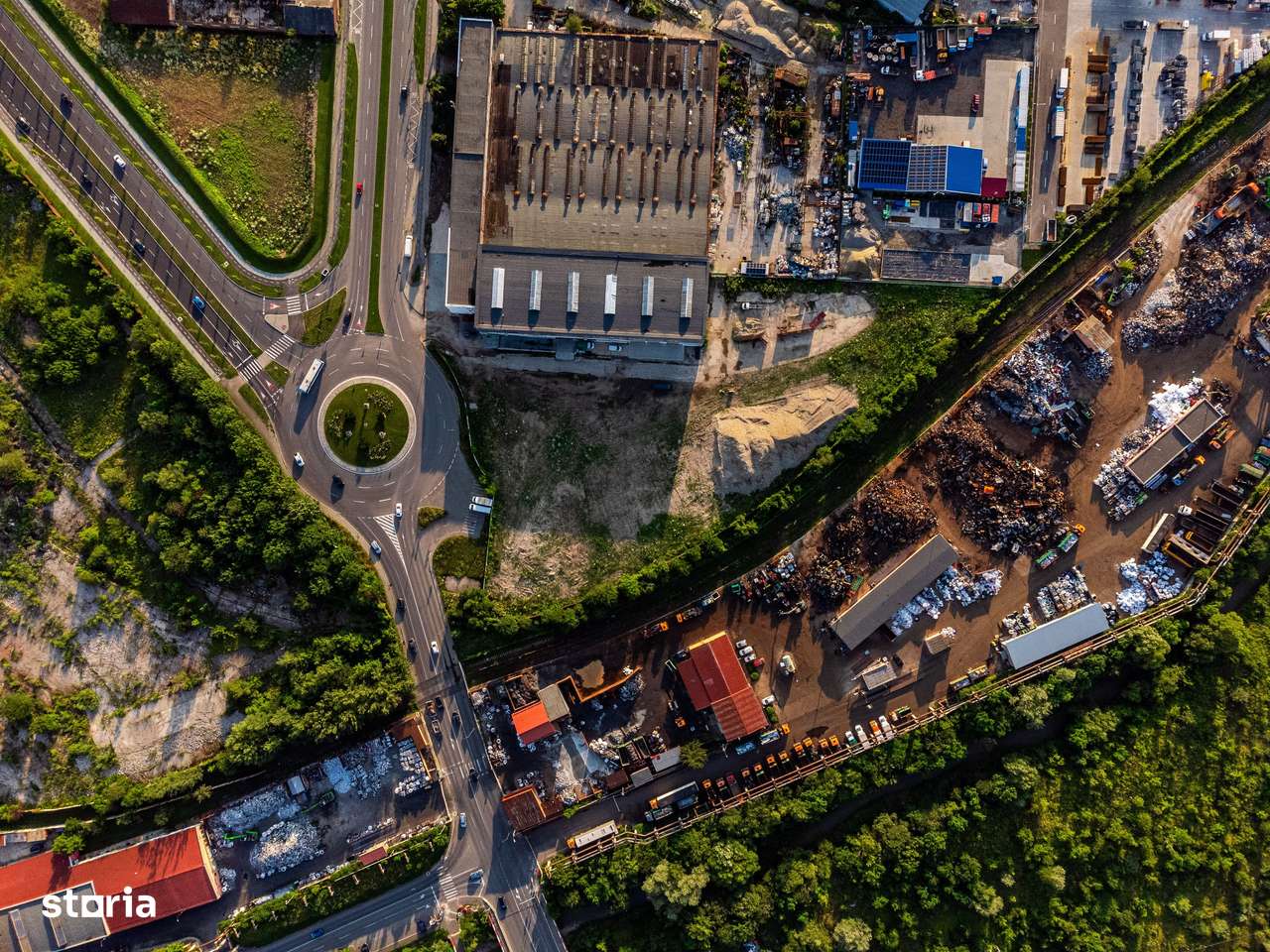 TEREN IN SENS GIRATORIU - Imagine principală: 1/12