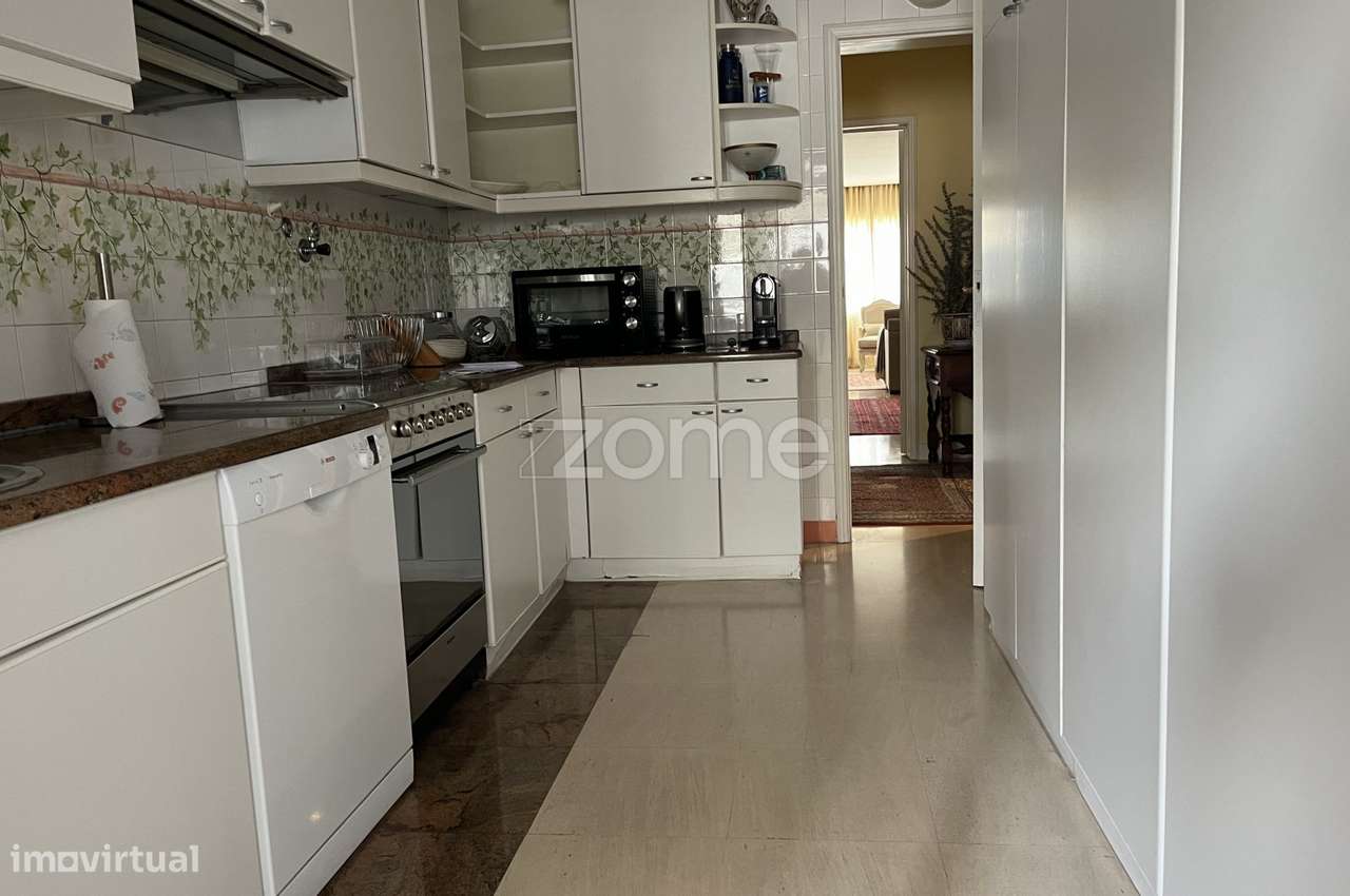 Apartamento T3 junto ao Casino do Estoril-8