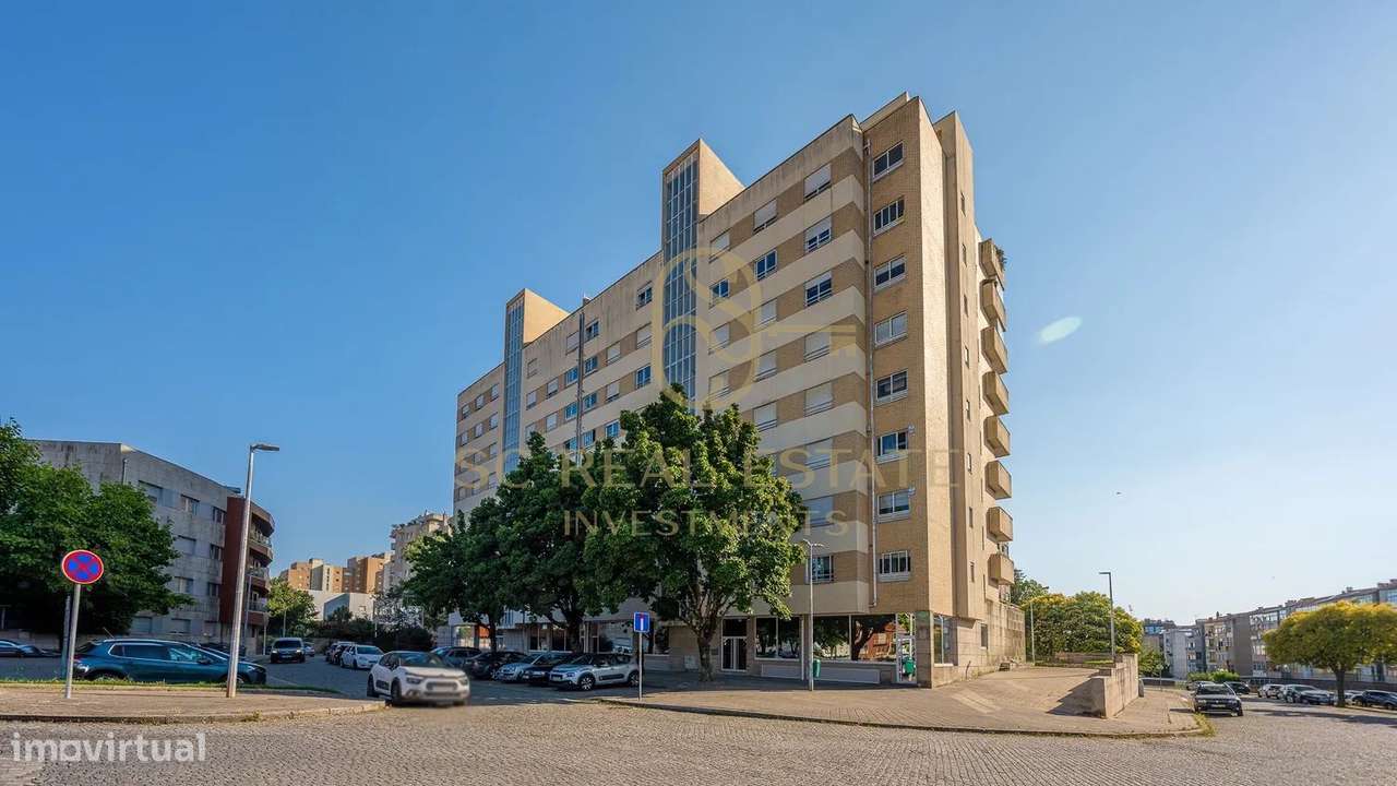 Exclusivo T2 Duplex Recuado, Último Piso, 2 Terraços, Cedofeita-28