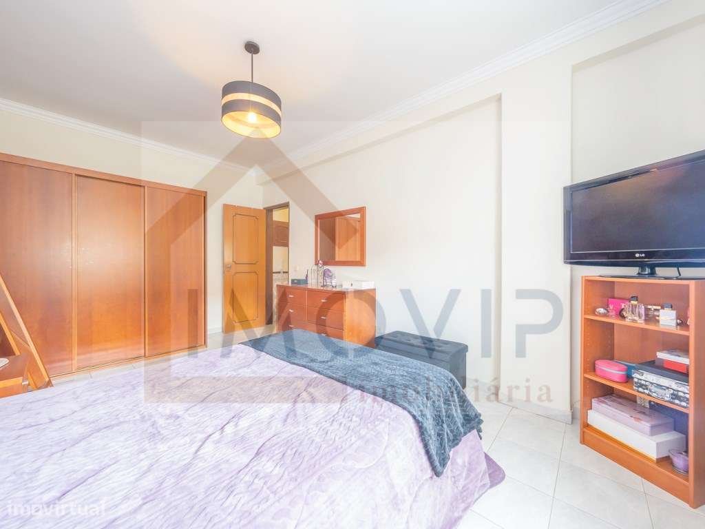 Excelente apartamento T2 no Pinhal NovO-13