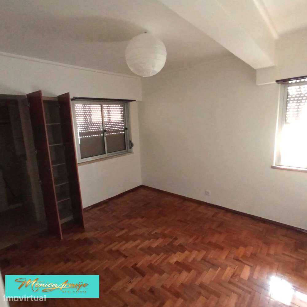 Iluminado apartamento T4, com vista panorâmica em Rio de Mouro-5