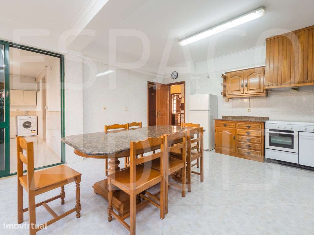 OPORTUNIDADE ÚNICA! Ótima qualidade de construção. Muito soalheira ...-21