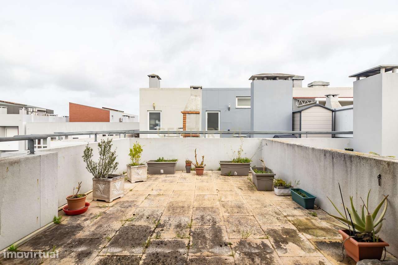 Apartamento T2 na  Quinta do Bom Retiro, Sobreda-26