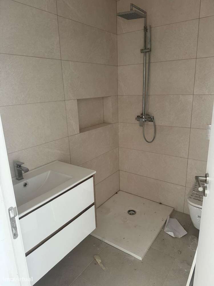 Apartamento Novo em Prédio com Arquitetura Moderna-7
