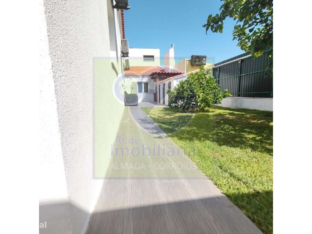 Moradia bem localizada, Charneca caparica-27