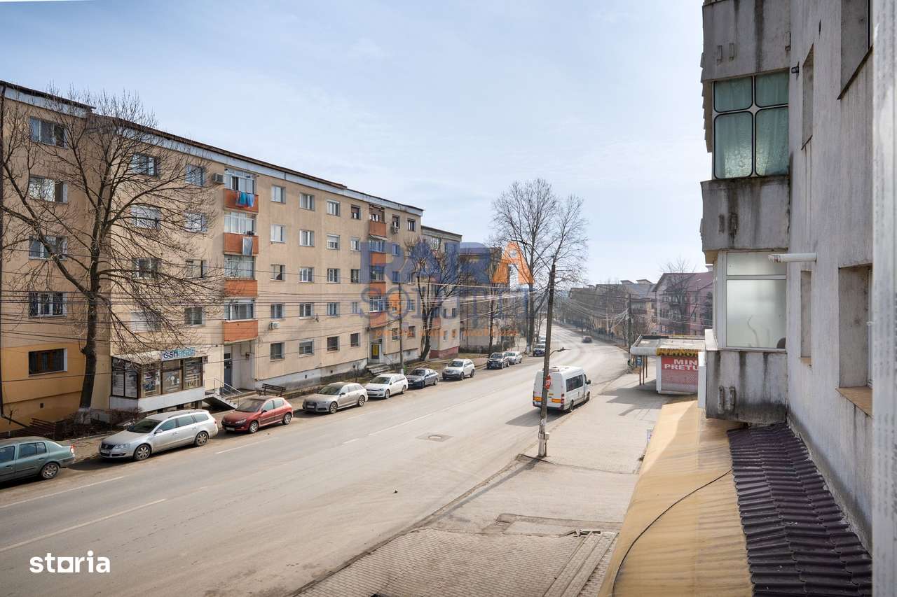 Apartament spațios cu 4 camere - renovat modern, mobilat și utilat-14