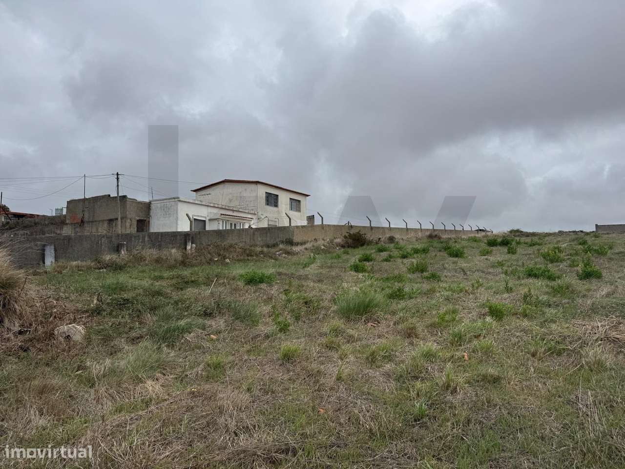 Terreno Rústico 2.570 m2 — Com Água, Luz e Potencial para Armazém (700 - Grande imagem: 3/14